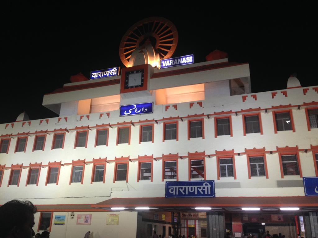 فاراناسي Paradise Inn Guest House المظهر الخارجي الصورة