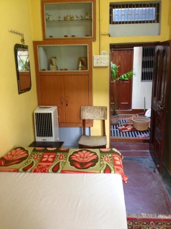 فاراناسي Paradise Inn Guest House الغرفة الصورة