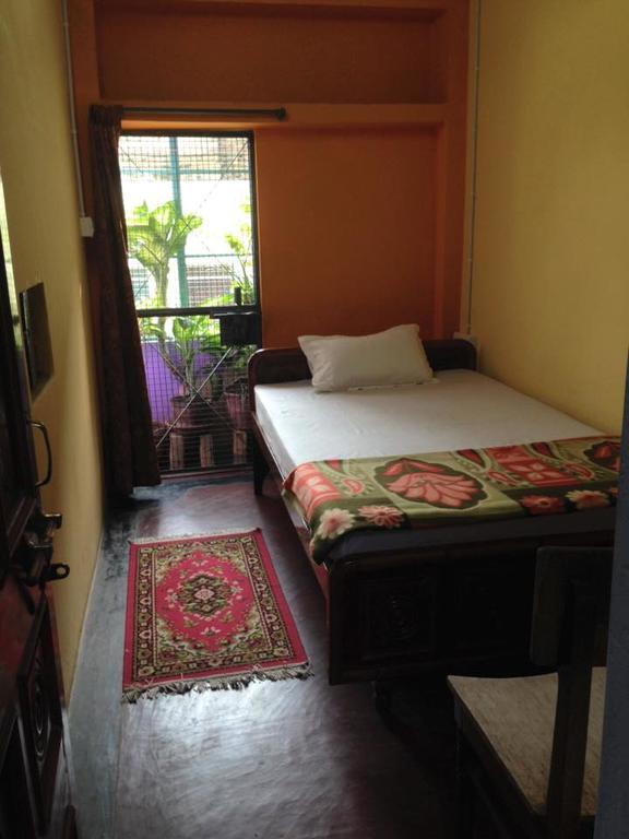 فاراناسي Paradise Inn Guest House الغرفة الصورة