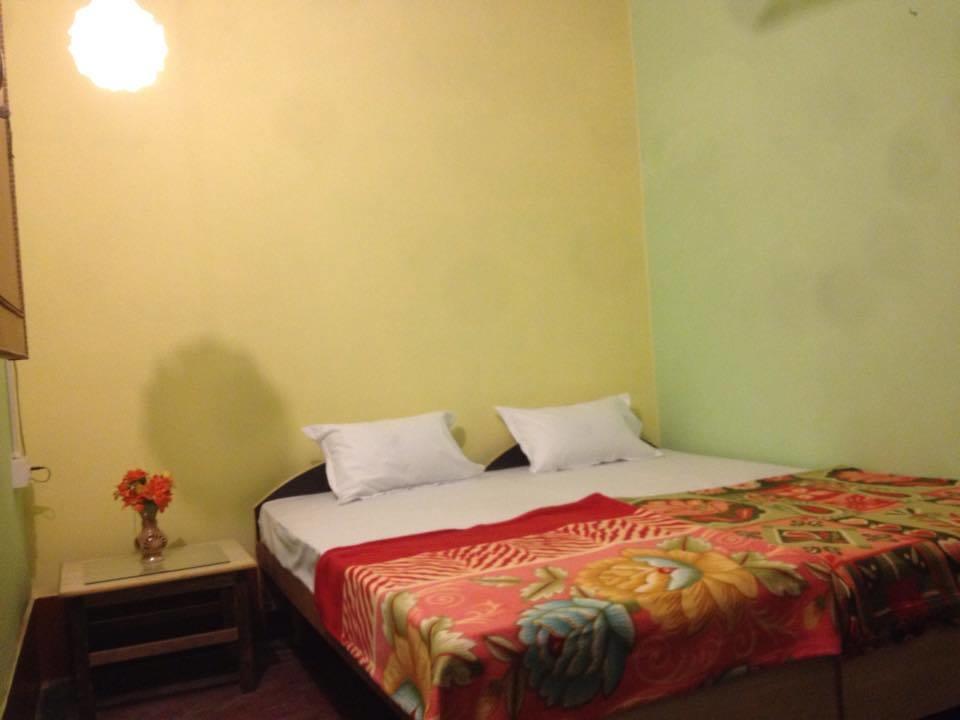 فاراناسي Paradise Inn Guest House الغرفة الصورة