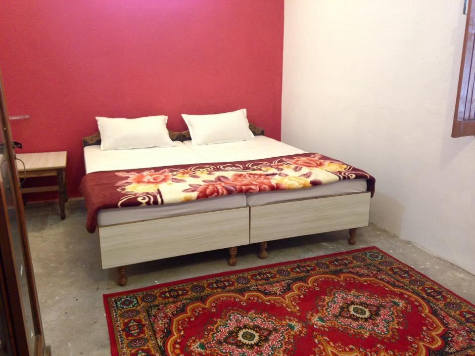 فاراناسي Paradise Inn Guest House المظهر الخارجي الصورة