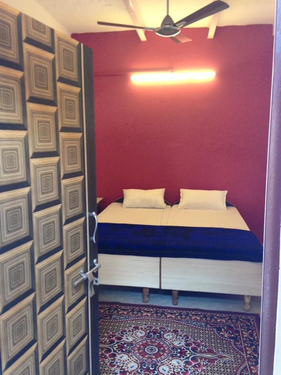 فاراناسي Paradise Inn Guest House المظهر الخارجي الصورة