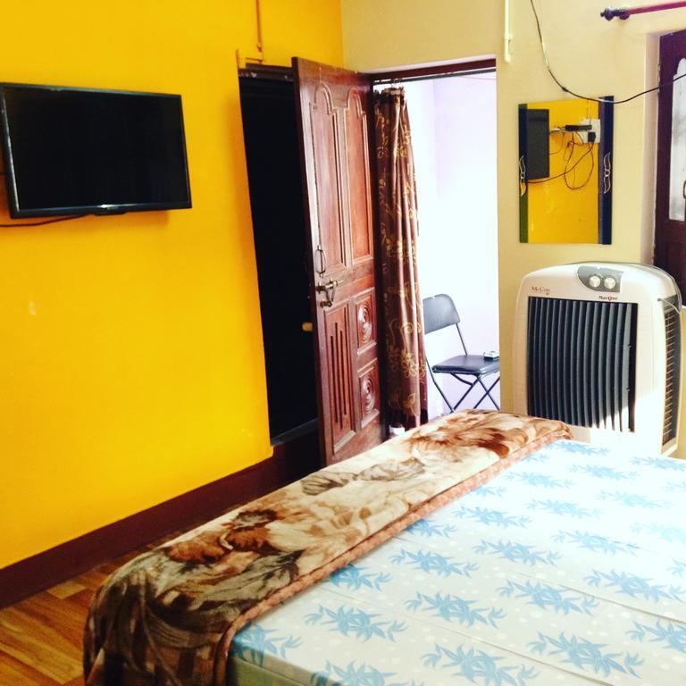 فاراناسي Paradise Inn Guest House المظهر الخارجي الصورة